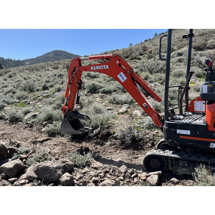 Amulet PowerClamp Hydraulic Thumb for Excavator on site