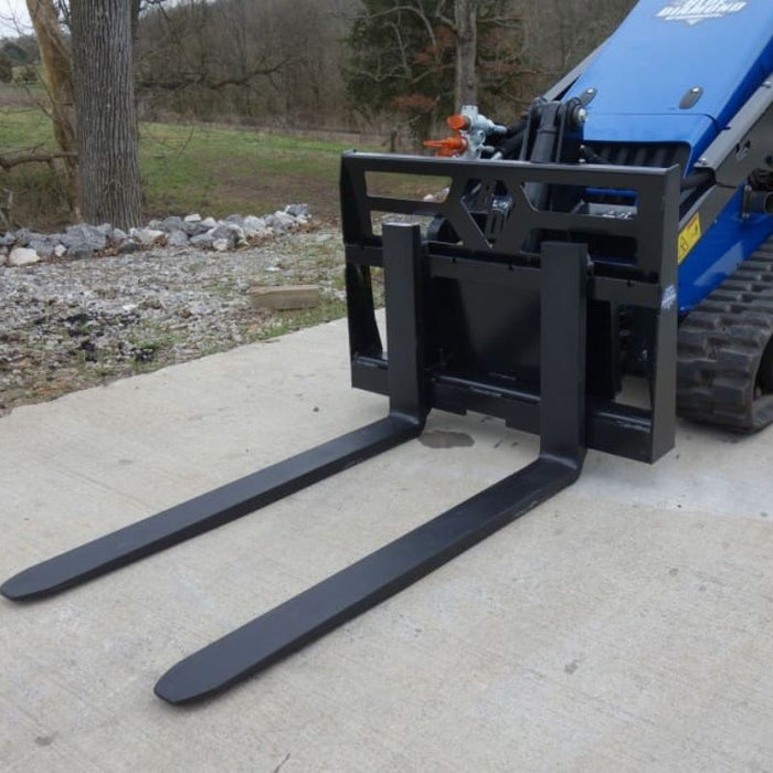 Blue Diamond Mini Skid Steer Pallet Forks Left View_b2931772 44b0 489e 9c71 24b8697cbe50