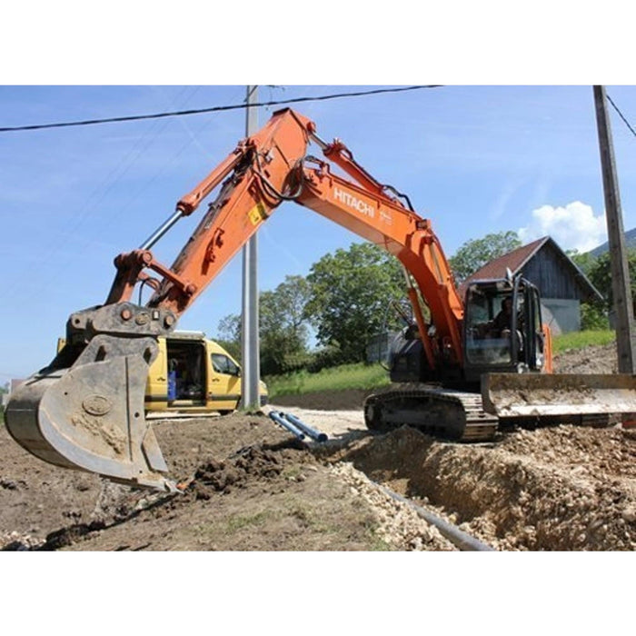 Geith Heavy Duty Excavator Digging Bucket in action