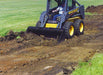 heavy duty skid steer zoom in on dirt