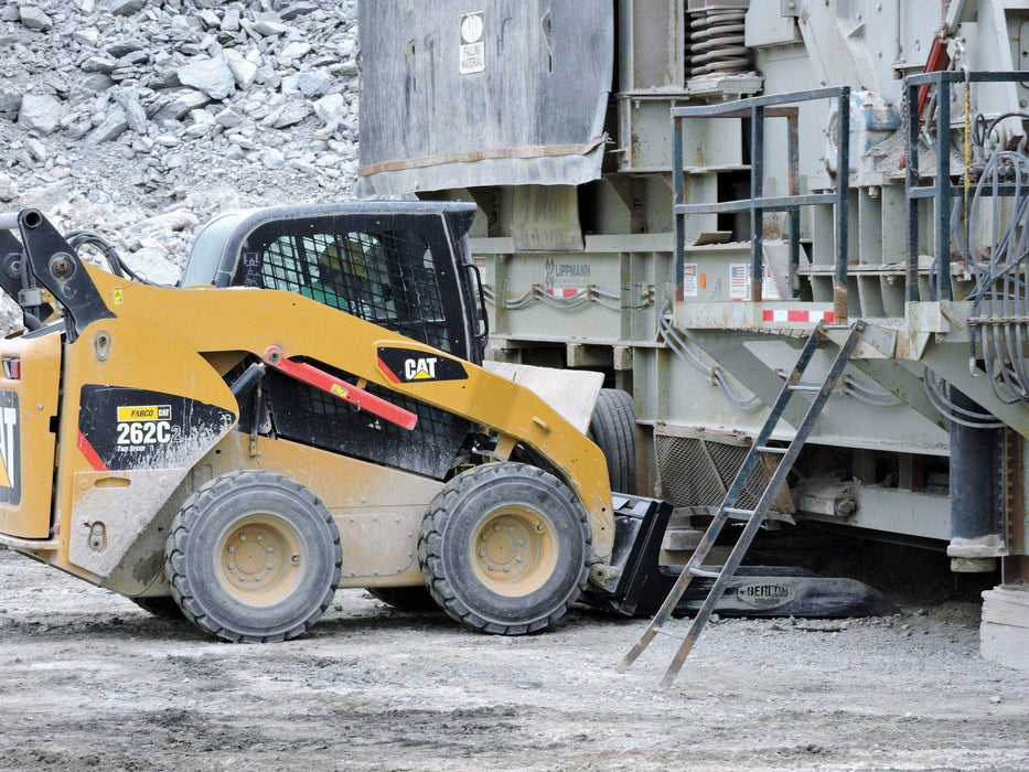 tractor buckets side view in action